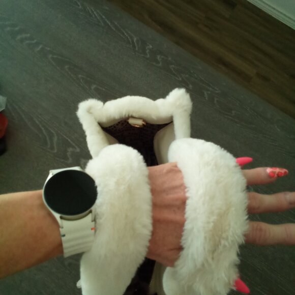 Juicy Couture BEAUTIFUL Fur Purse - Picture 7 of 10